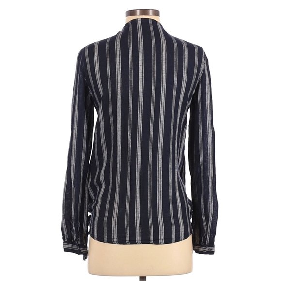 GAP Navy Striped Linen Maternity Wrap Top sz XS - Picture 3 of 6